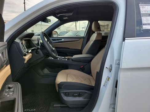 New 2026 Volkswagen Atlas Cross Sport SE FWD image 7