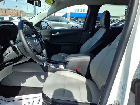 Used 2023 Ford Escape Platinum AWD/4WD image 14