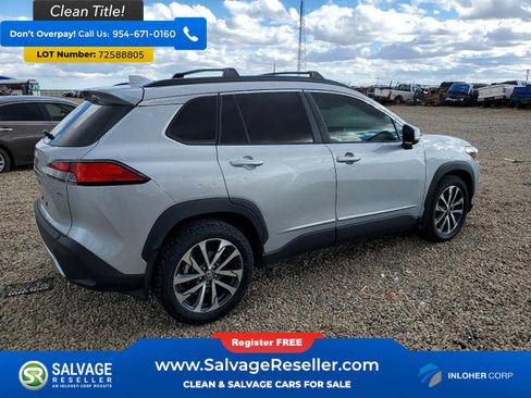 Used 2022 Toyota Corolla Cross XLE w/ Convenience Package image 4