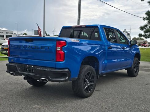 Used 2025 Chevrolet Silverado 1500 LT Trail Boss w/ Convenience Package II AWD/4WD image 3