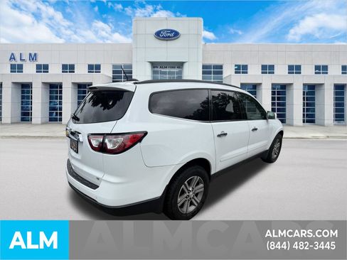Used 2017 Chevrolet Traverse LT FWD image 5