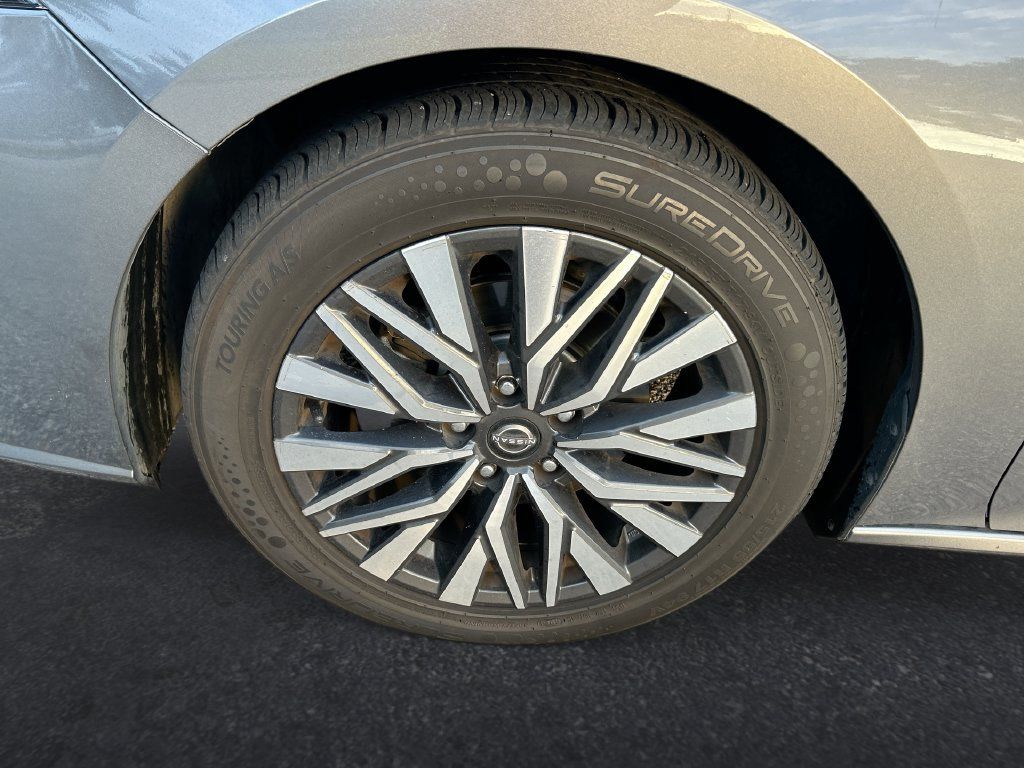 Used 2024 Nissan Altima 2.5 SV FWD image 10