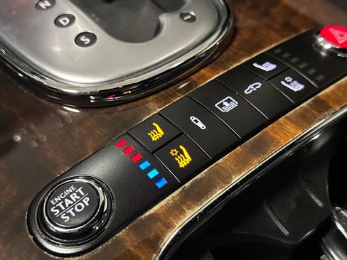 Used 2014 Bentley Flying Spur W12 AWD/4WD image 46