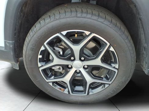 Used 2025 Jeep Compass Limited image 23