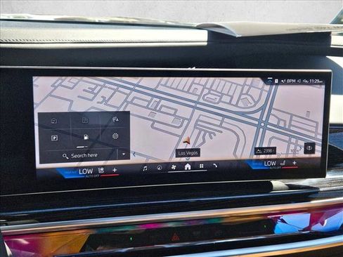 Certified 2025 BMW 740i w/ Premium Package image 13