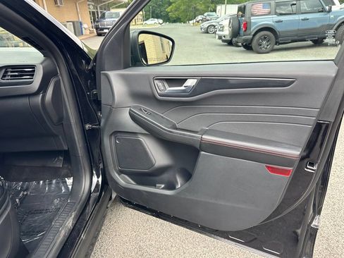 Used 2025 Ford Escape ST-Line AWD/4WD image 18
