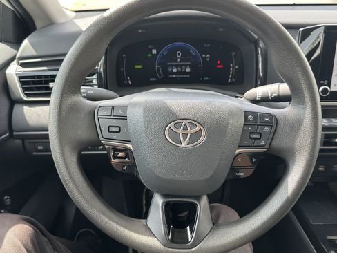 Used 2025 Toyota Camry LE FWD image 19