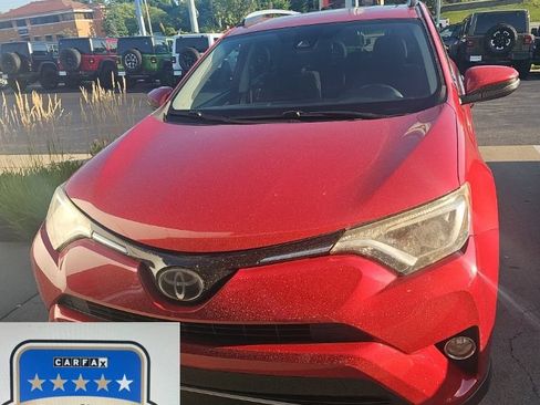 Used 2017 Toyota RAV4 XLE AWD/4WD image 1