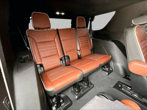 Used 2024 GMC Yukon Denali Ultimate AWD/4WD image 30