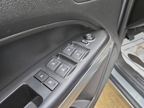 Used 2022 Chevrolet Colorado LT image 13