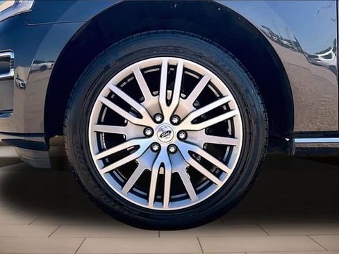 Used 2022 Ford Expedition Max Platinum AWD/4WD image 9