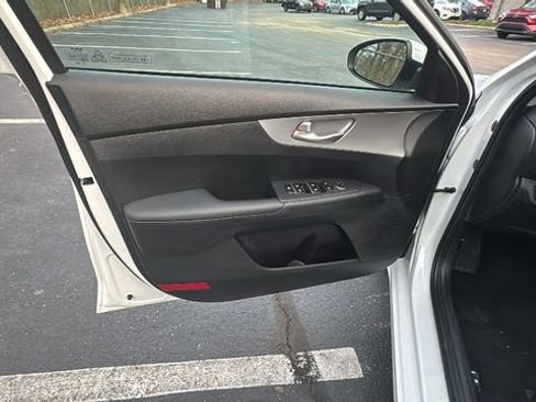 Used 2024 Kia Forte LXS image 9