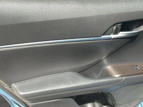 Used 2024 Toyota Camry SE w/ Convenience Package image 15