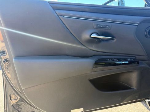 Used 2022 Lexus ES 350 w/ Premium Package FWD image 5