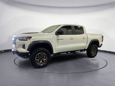 New 2026 Chevrolet Colorado ZR2 w/ Technology Package AWD/4WD image 3