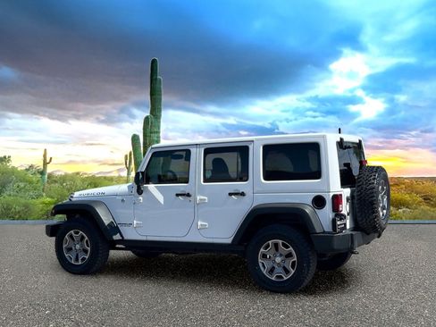 Used 2017 Jeep Wrangler Unlimited Rubicon w/ Cold Weather Group AWD/4WD image 4