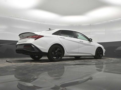 New 2026 Hyundai Elantra SEL Sport FWD image 38