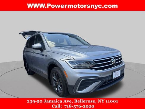 Used 2022 Volkswagen Tiguan SE w/ Panoramic Sunroof Package AWD/4WD image 3