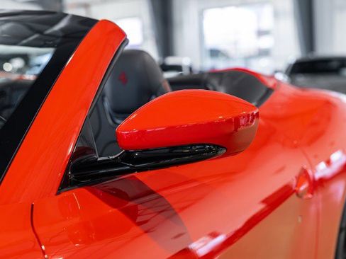 Used 2019 Ferrari Portofino RWD image 14