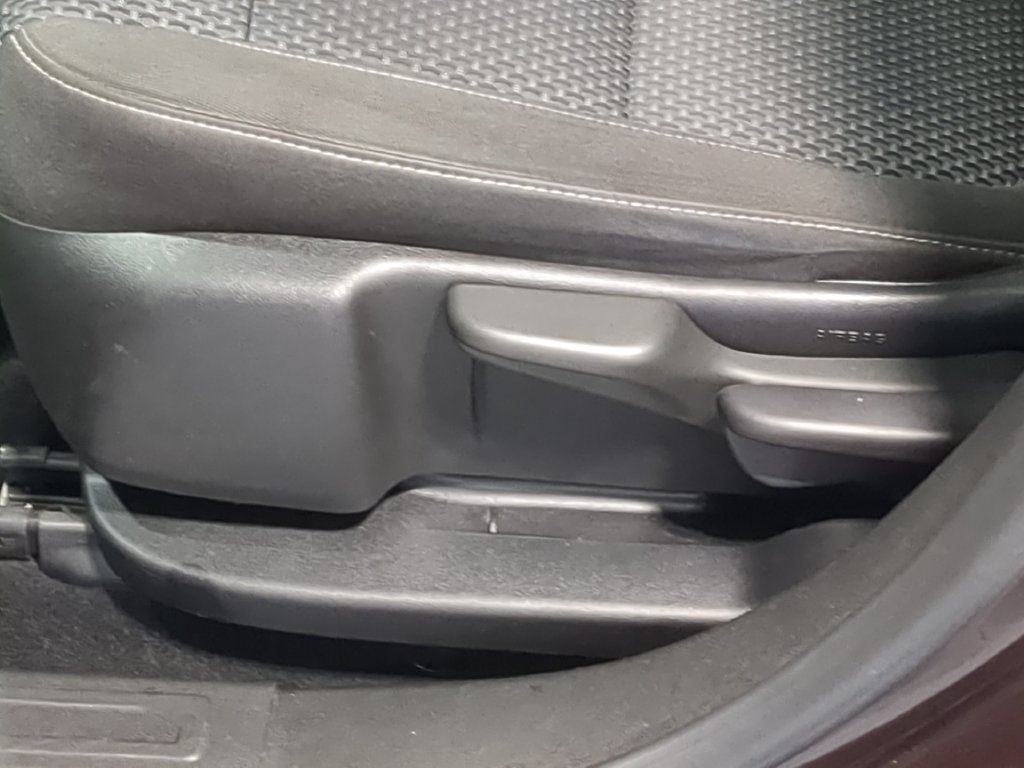 Used 2020 GMC Acadia SLE AWD/4WD image 17