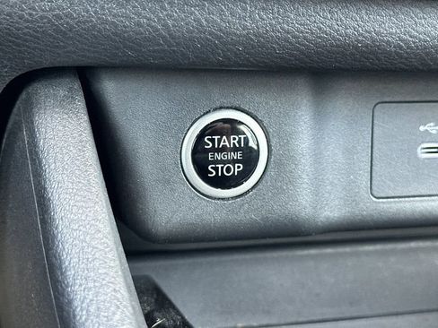 Used 2023 Nissan Rogue S image 25