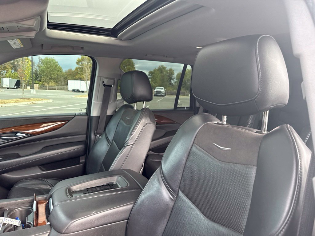 Used 2020 Cadillac Escalade Luxury RWD image 35