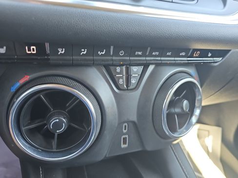 Used 2016 Nissan Rogue SV image 32