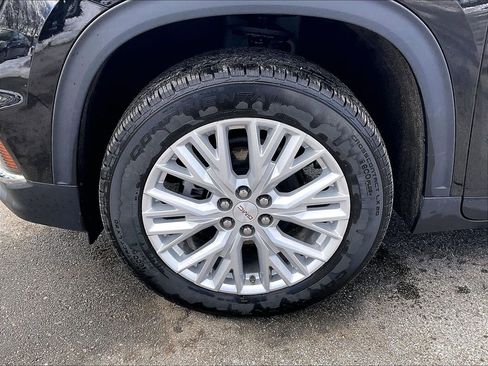 Used 2024 GMC Acadia Elevation image 7