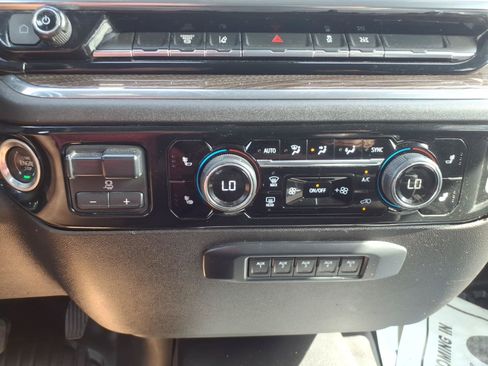 Used 2024 Chevrolet Silverado 3500 LT w/ Convenience Package AWD/4WD image 21