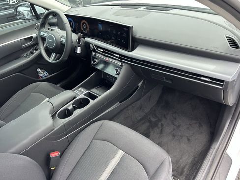 New 2026 Hyundai Sonata SEL FWD image 16