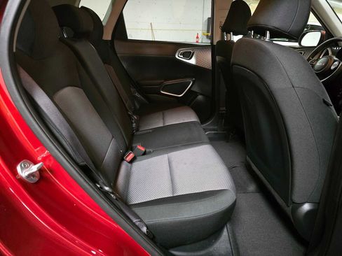 Used 2023 Kia Soul LX image 15