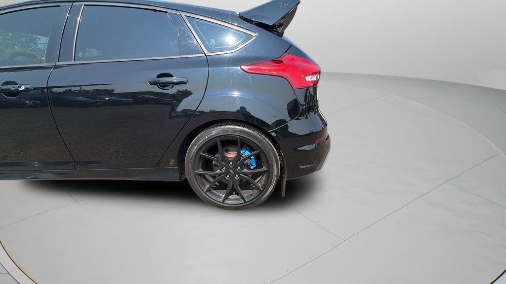 Used 2017 Ford Focus RS AWD/4WD image 32