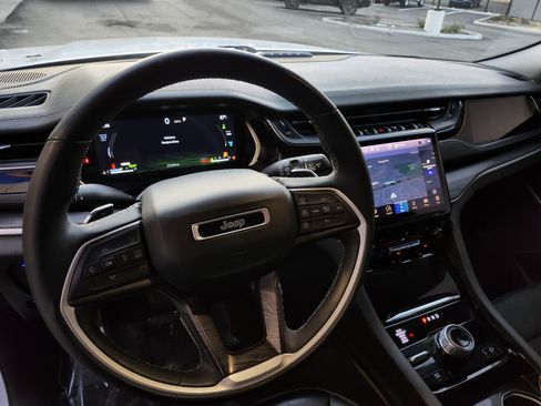 Used 2023 Jeep Grand Cherokee 4xe image 19