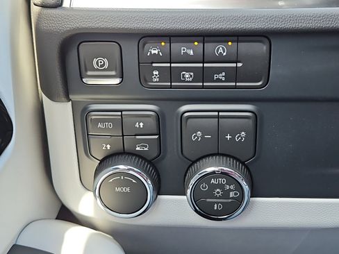 New 2026 Chevrolet Tahoe Premier image 17