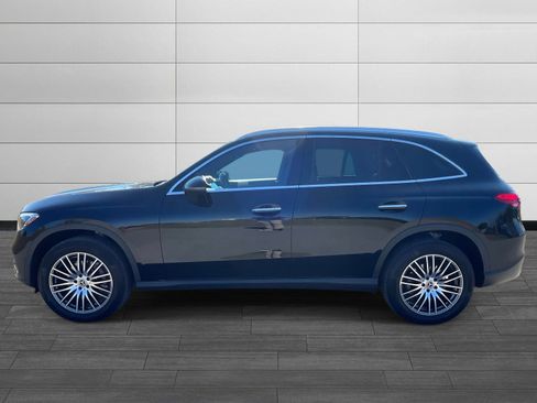 Used 2025 Mercedes-Benz GLC 300 4MATIC image 5