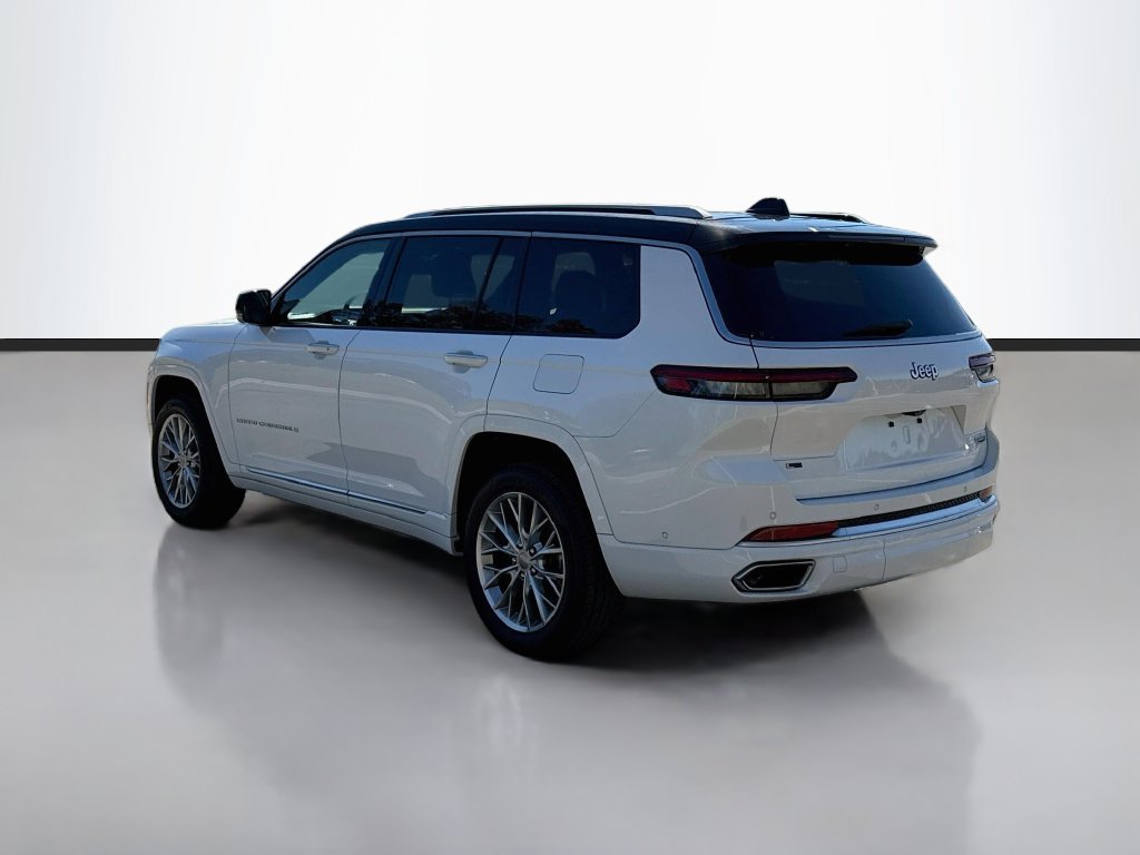 Used 2023 Jeep Grand Cherokee L Summit RWD image 5