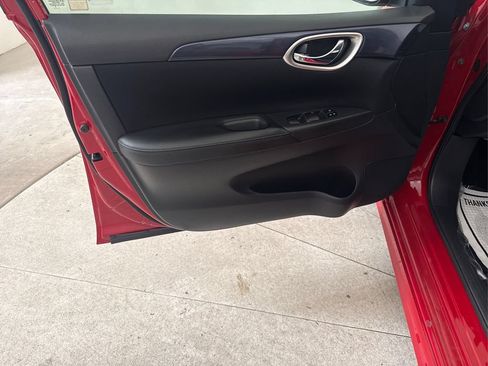 Used 2018 Nissan Sentra SR FWD image 32