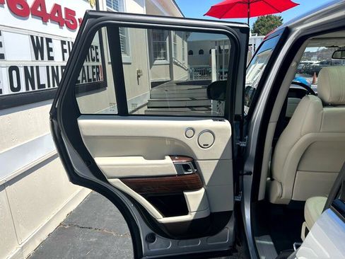 Used 2016 Land Rover Range Rover HSE image 28