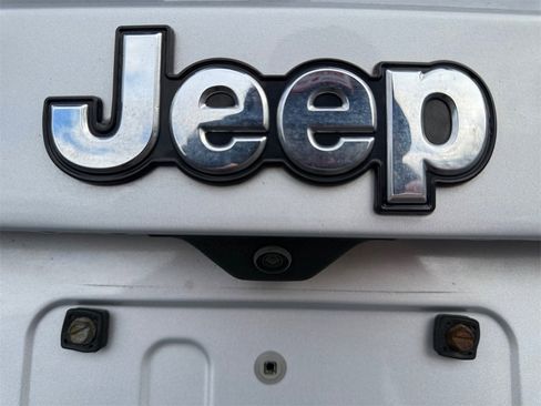 Used 2020 Jeep Renegade Limited w/ UConnect 8.4 Nav Group image 17