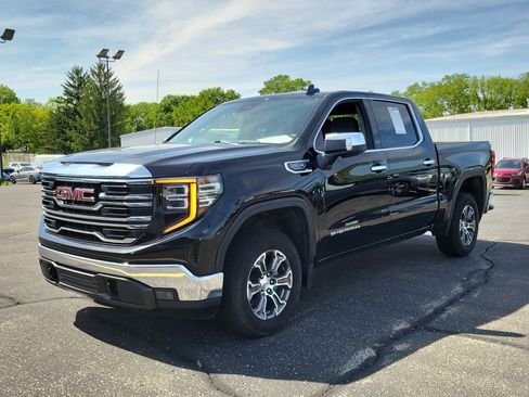 Used 2025 GMC Sierra 1500 SLT AWD/4WD image 2