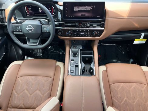New 2026 Nissan Pathfinder Platinum w/ Accent Package FWD image 12