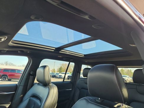 Used 2024 Jeep Grand Cherokee Limited w/ Luxury Tech Group II image 26