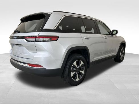Used 2024 Jeep Grand Cherokee Limited 4xe AWD/4WD image 5