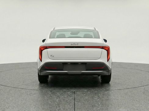 Used 2025 Kia K4 LXS image 7