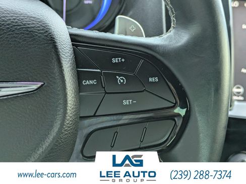 Used 2017 Chrysler 300 S RWD image 22