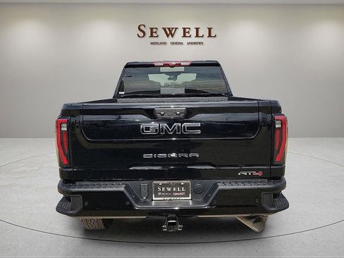 Used 2026 GMC Sierra 2500 AT4 w/ AT4 Premium Plus Package image 4