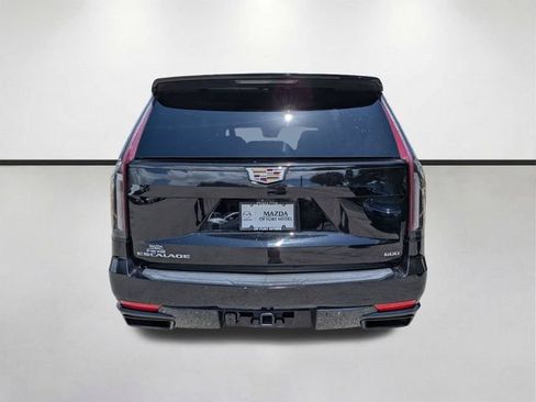 Used 2023 Cadillac Escalade Sport AWD/4WD image 5