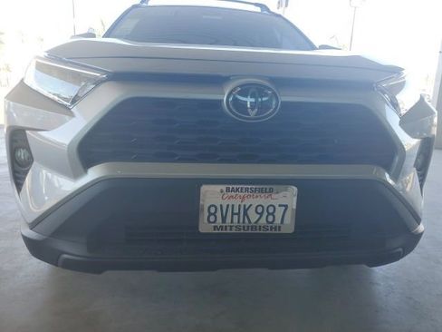 Used 2021 Toyota RAV4 XLE image 11