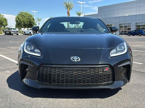Used 2022 Toyota GR86 RWD image 2
