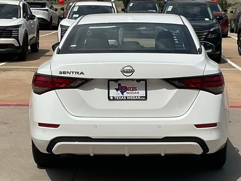 Used 2025 Nissan Sentra SV FWD image 5